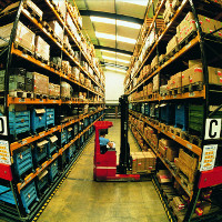 Imagen de un almacén de productos.
